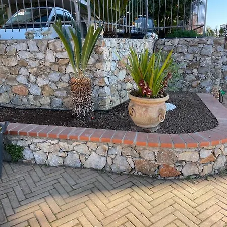 Apartamento Aurora & Nicole Ideal Per Biker E Famiglie Con Terazza Vista Mare Parcheggio E Wi-fi Gratuiti Aria Condizionata
