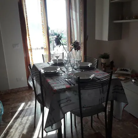 Aurora & Nicole Ideal Per Bike 1 Free Parkings Large E Wi-fi Free E X Family Mtb Climbing Con Terazza Vista Mare Apartamento Pietra Ligure