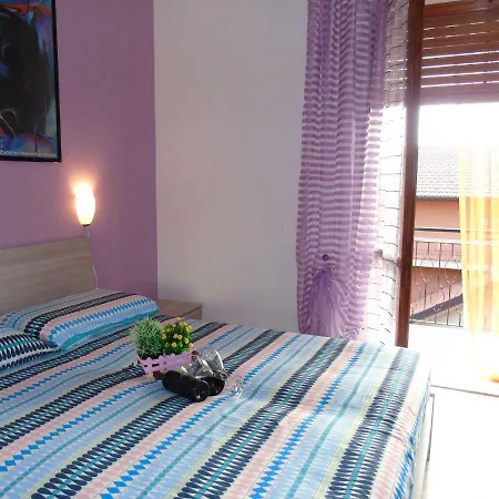 Aurora & Nicole Ideal Per Bike 1 Free Parkings Large E Wi-fi Free E X Family Mtb Climbing Con Terazza Vista Mare Appartement Pietra Ligure