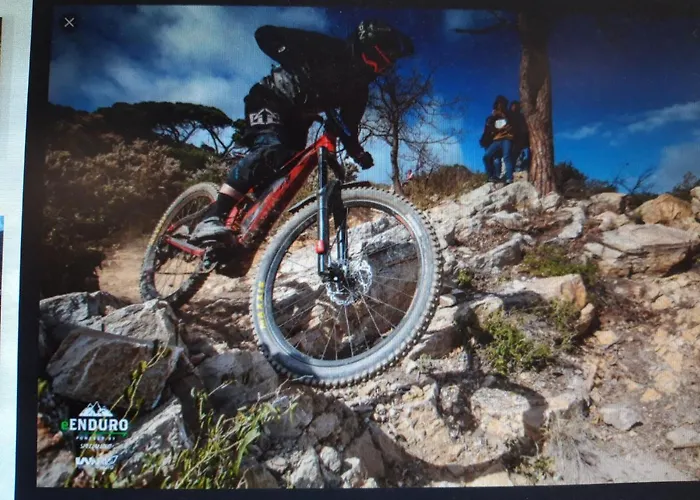 Aurora & Nicole Ideal Per Bike 1 Free Parkings Large E Wi-fi Free E X Family Mtb Climbing Con Terazza Vista Mare شقة بيترا ليغوري